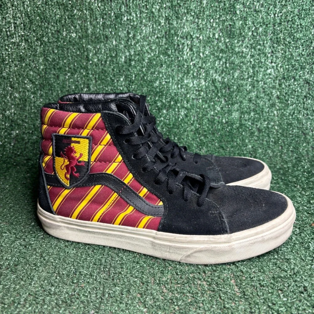Vans Sk8-Hi Harry Potter Gryffindor Stripe Suede Sneaker Black Maroon Womens 8.0